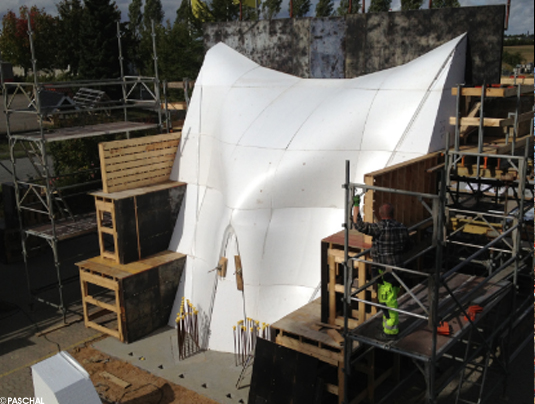 Schalung und Rüstelemente Making of the concrete sculpture with PASCHAL formwork and shoring