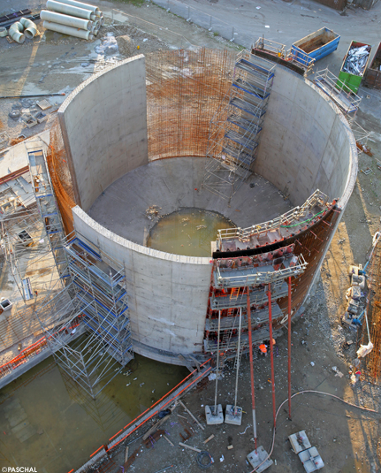 Building of a sedimentation tank