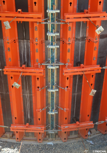 TTK – the trapezoidal girder formwork with a clamp connection in detail