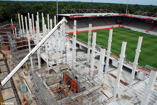 Concrete pillars and towers of the view over the grandstand
