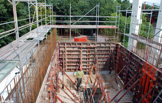 LOGO.3 used as climbing formwork