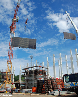 Formwork unit liftet by crane